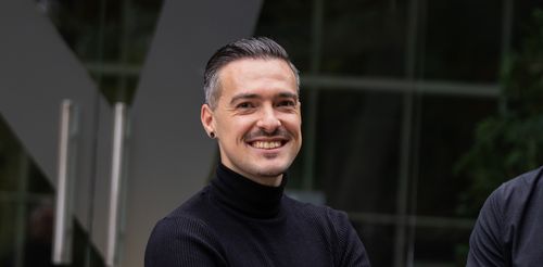 Jourik Ciesielski: “AI is een blijver, maar de mens maakt nog steeds het verschil”